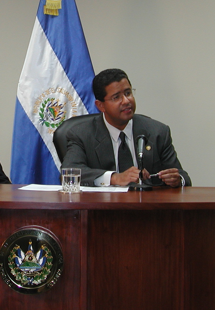 ARENA wins presidency in 1999 election with Francisco Flores Pérez.